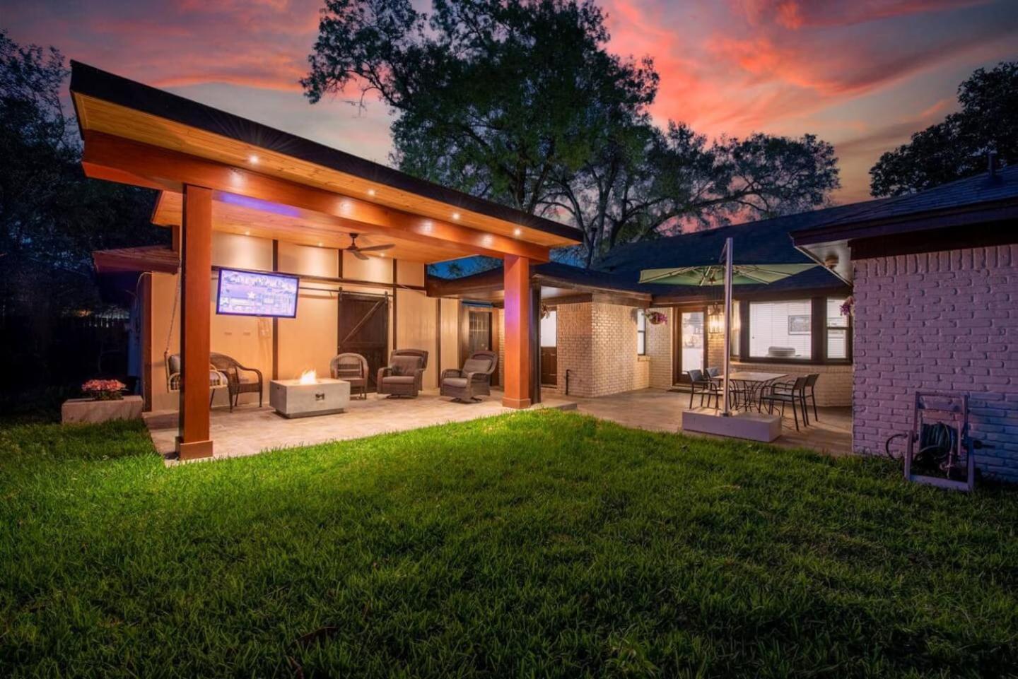 Western Oaks Retreat Houston Bagian luar foto