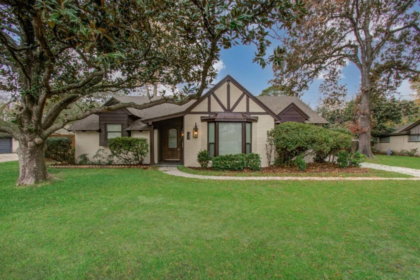 Western Oaks Retreat Houston Bagian luar foto