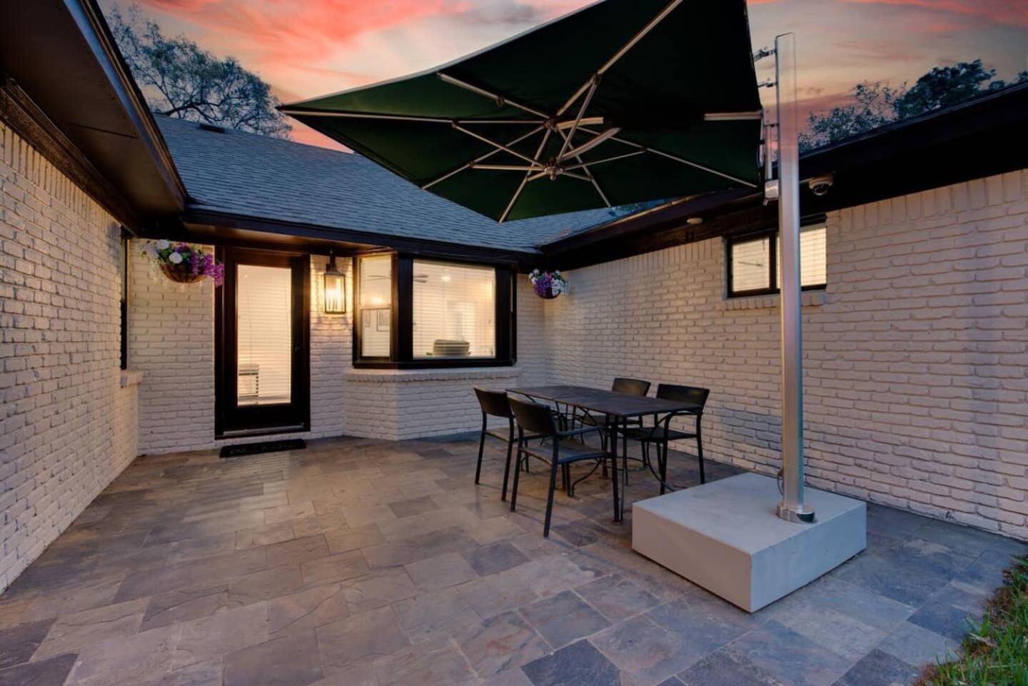 Western Oaks Retreat Houston Bagian luar foto
